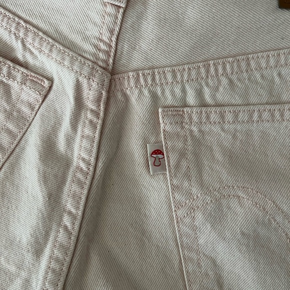 NWOT Levi’s 501 Women’s denim jean button fly pink shorts size 28 - Picture 5 of 6